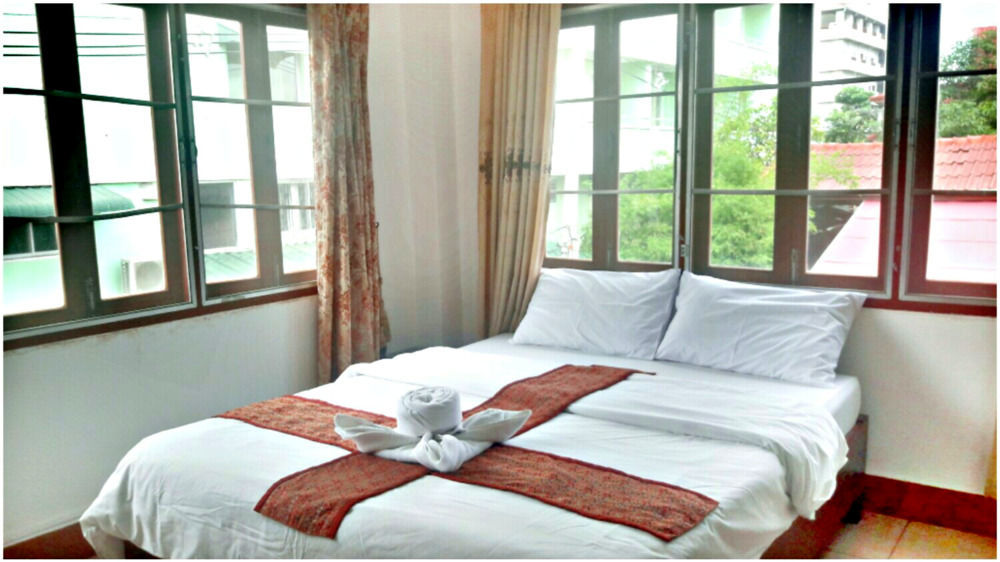 Nalinthone Guesthouse Ban Nongdouang Екстериор снимка