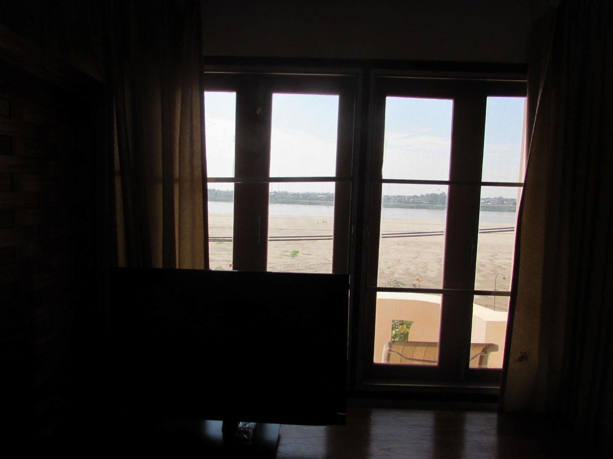 Nalinthone Guesthouse Ban Nongdouang Екстериор снимка